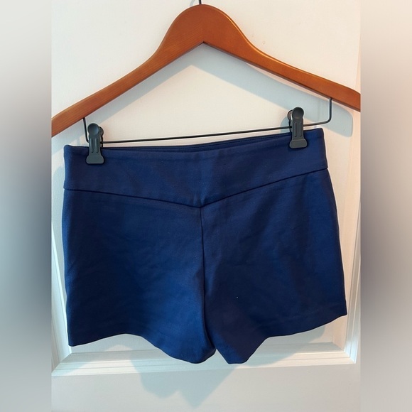 Lilly Pulitzer Short - Picture 8 of 15